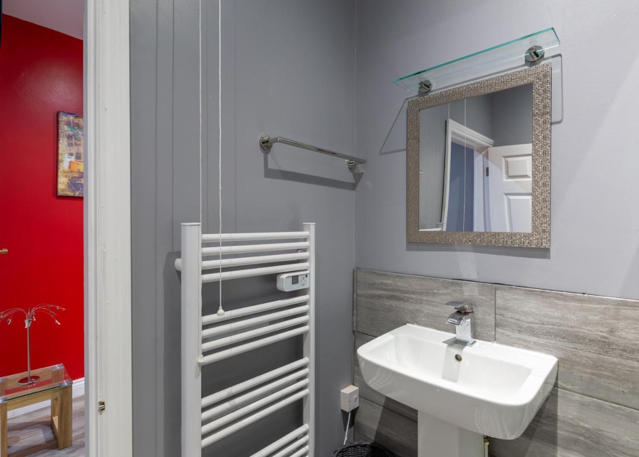 Stockton Town Centre Spacious Apartment Free Parking And Wifi Exterior foto