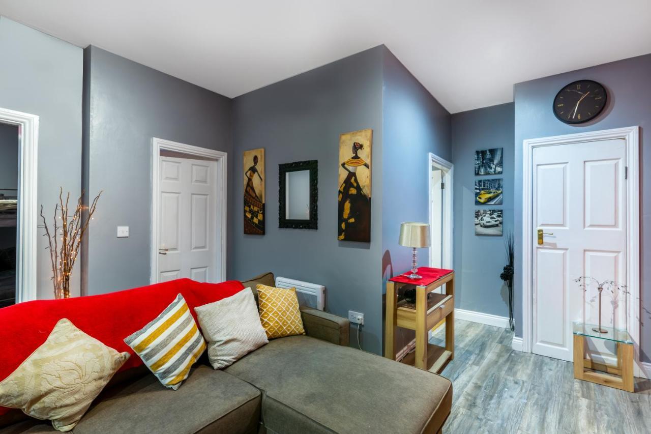 Stockton Town Centre Spacious Apartment Free Parking And Wifi Exterior foto